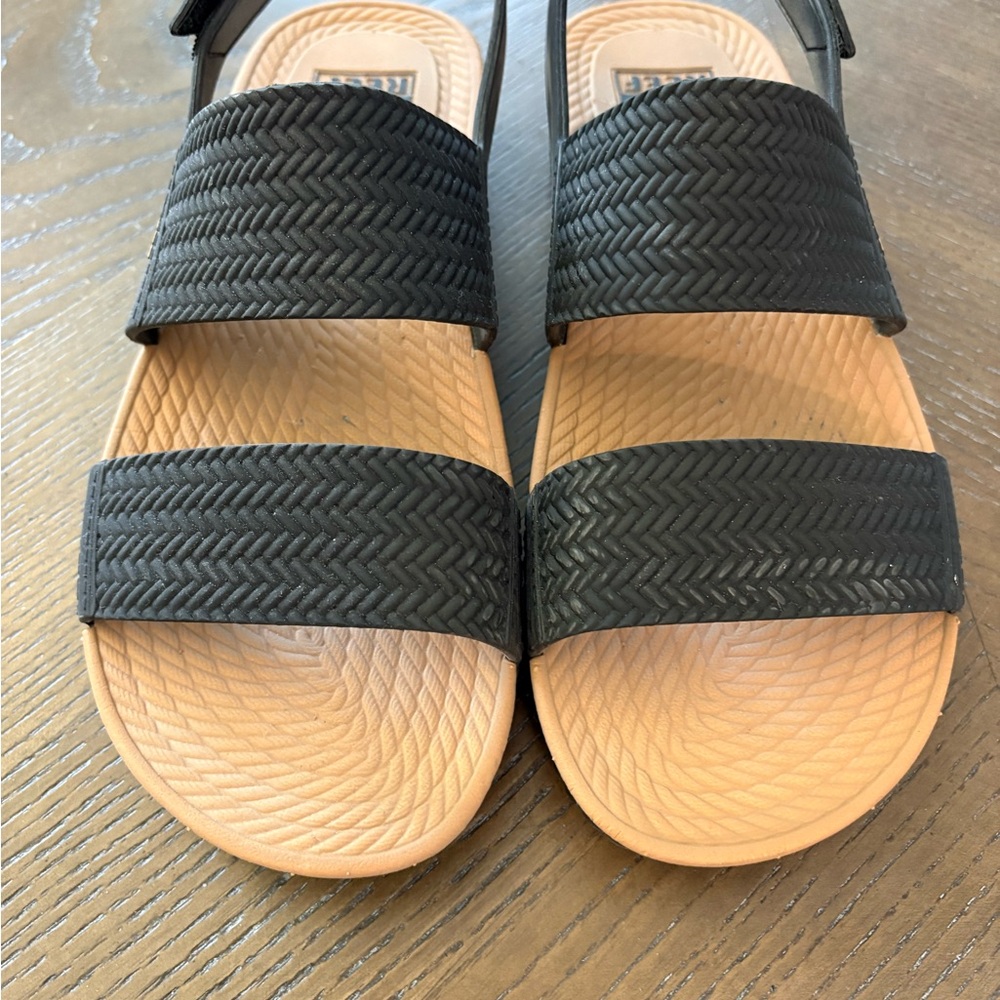 Reef Black and Tan Women's Sandals